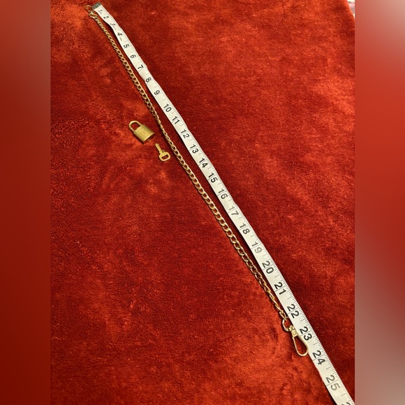 Lois Vuitton padlock with key 🔐 and necklace{#454} - Picture 13 of 16